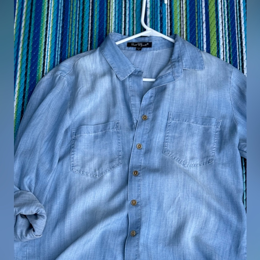 Chambray / Denim button-up long sleeved shirt